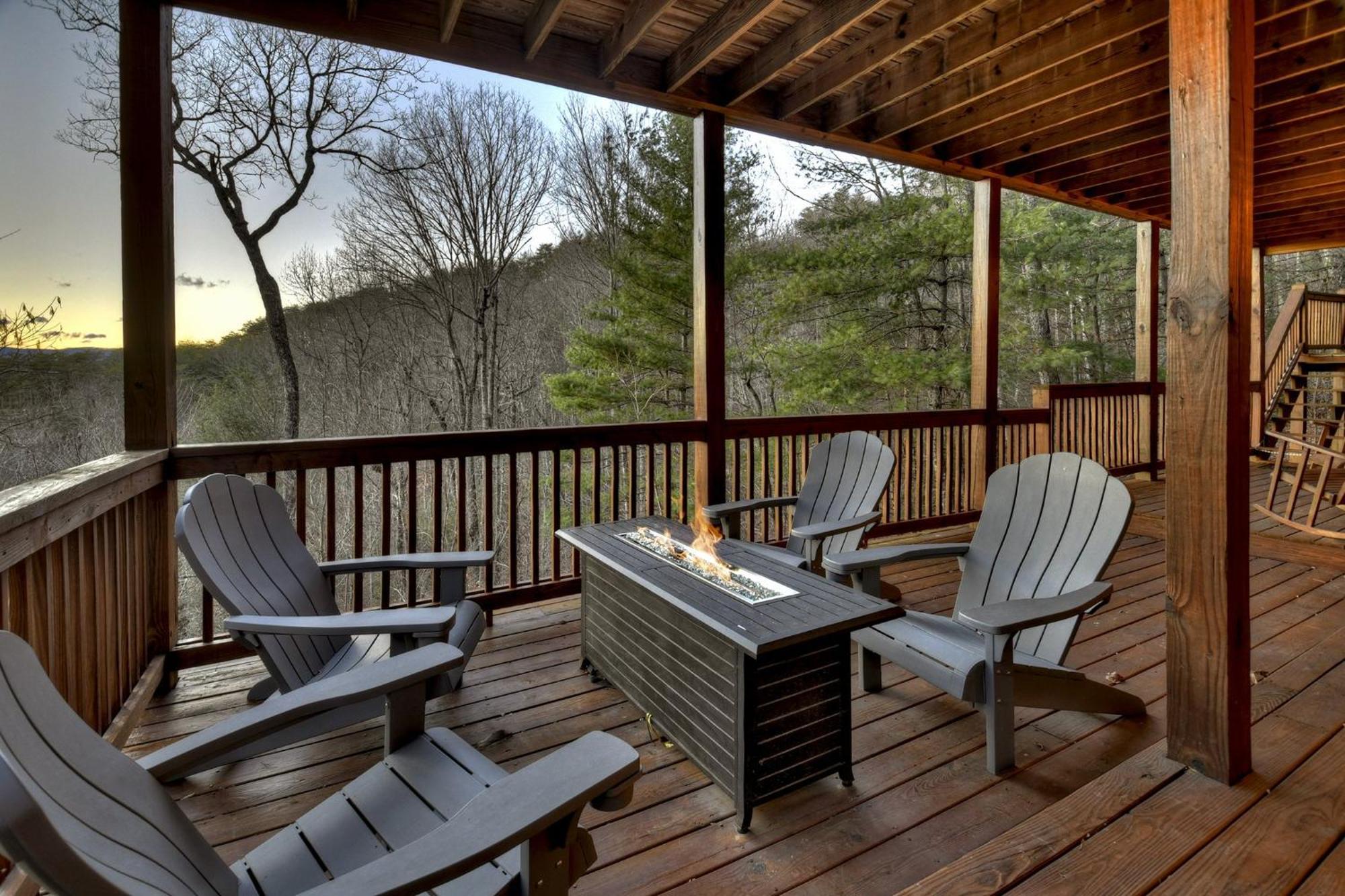 Talking Leaves Hot Tub Firepit And Comfy King Beds Villa Ellijay Buitenkant foto